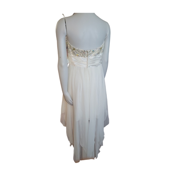 Wedding dress - Picture 2 of 7